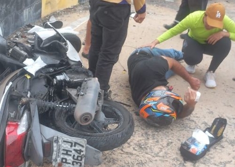 Casal é arremessado de moto após ser atingido por carro em Flores