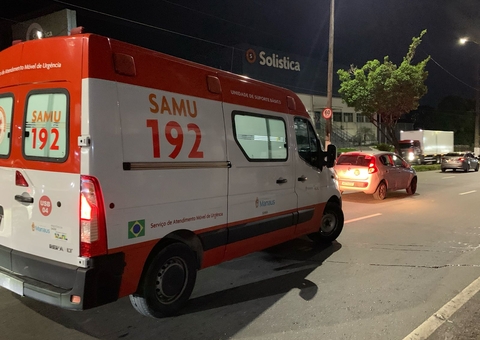 Motociclista fica ferida após ser atingida por motorista de app no Coroado