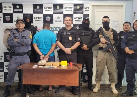 Homem é preso com cocaína, arma e mais de R$ 3 mil em espécie em Maraã