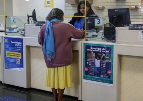 Correios atendem mais de 900 mil aposentados para contestar descontos do INSS