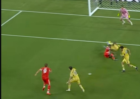 Bayern marca no final, derrota Boca Juniors e avança às oitavas do Mundial