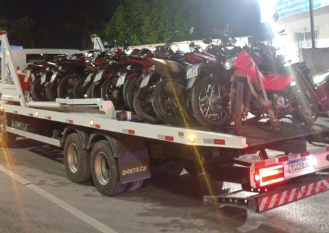 Avenida interditada com 'paredões' é liberada durante festa clandestina no São José