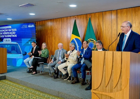 Governo anuncia fim de taxa para taxistas