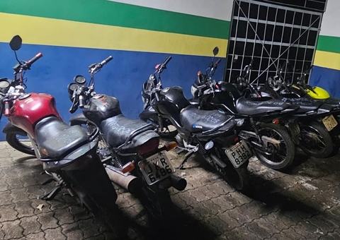 Sete motos com restrição de roubo, furto e placa adulterada são apreendidas em Manacapuru