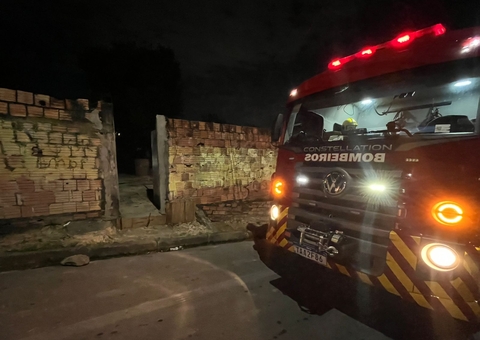 Princípio de incêndio atinge casa no Jorge Teixeira 