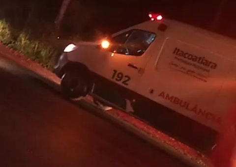 Jovem morre carbonizada após carro capotar e pegar fogo na AM-010; vídeos