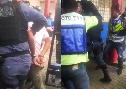 Revoltados, mototaxistas agridem suspeito de matar colega em Manacapuru; vídeos