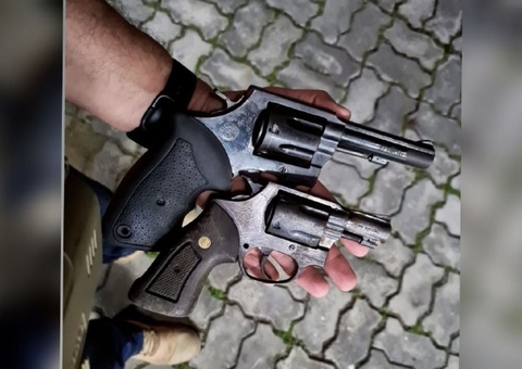 Homem é preso com armas e drogas na Compensa, em Manaus