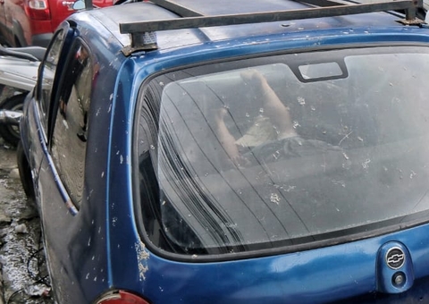 Mulher é encontrada morta dentro de carro no Centro de Manaus