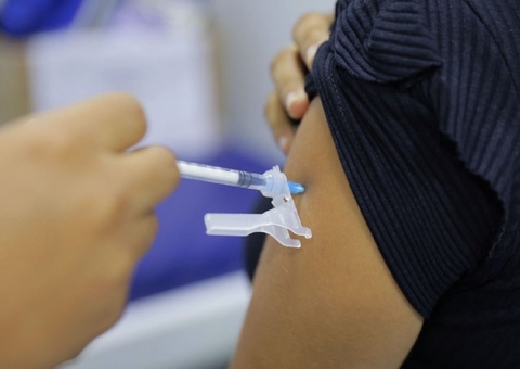 Oito escolas de samba terão vacinação contra covid neste sábado; confira