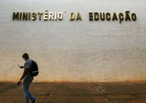 MEC revoga portaria sobre a abertura de cursos de medicina
