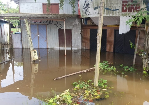 100 mil pessoas foram afetadas pela cheia dos rios no Amazonas