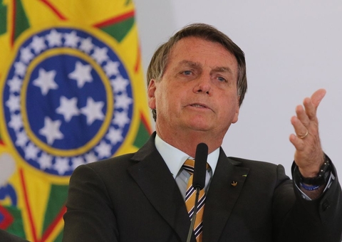 Bolsonaro questiona lei que obriga Governo a custear internet a alunos