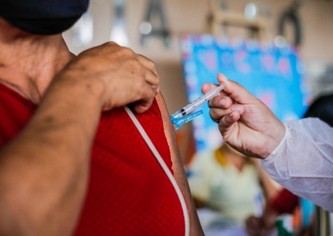 MPAM acompanha vacinação de profissionais de Educação em Novo Airão