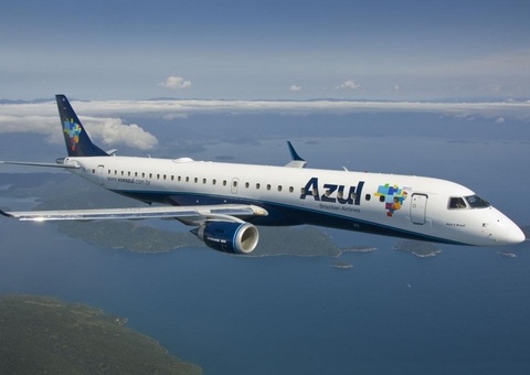 Avião decola com destino a Parintins mas retorna a Manaus após forte chuva