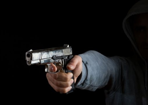 Jovem é baleado por pistoleiros durante noite sangrenta em Manaus 