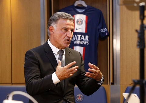 Técnico do PSG e filho são presos na França por racismo