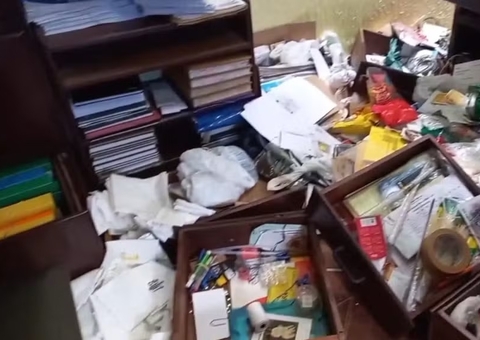 Igrejas são invadidas por vândalos em Itacoatiara