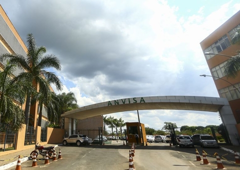 Anvisa trabalha para reduzir risco de falta de medicamentos para intubação