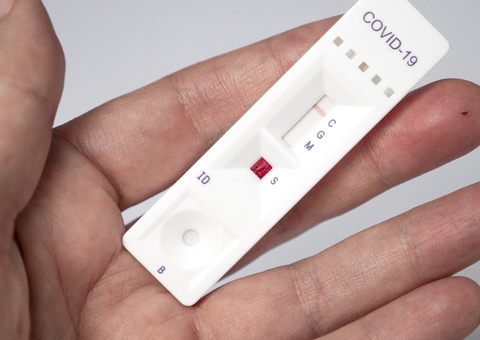 Mulher que pagou exame de Covid e pediu ressarcimento do valor não será indenizada