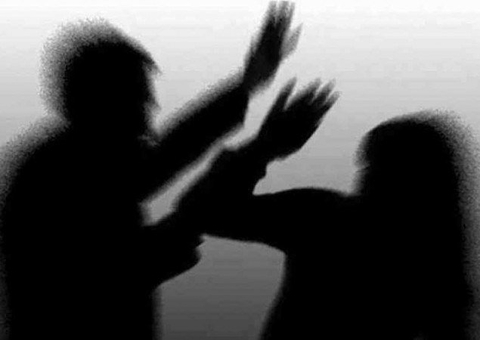 Homem invade casa e tentar estuprar mulher na frente dos filhos em Manaus