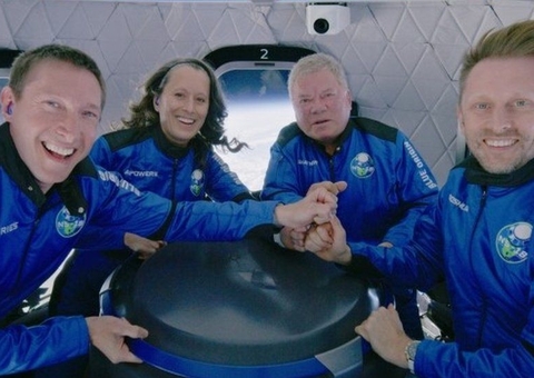 Empresário que foi ao espaço com 'capitão Kirk' morre em acidente aéreo