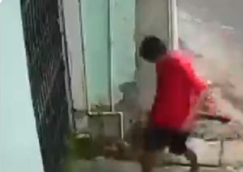 Suspeito de esfaquear cachorro agoniza até a morte após ser baleado em Manaus