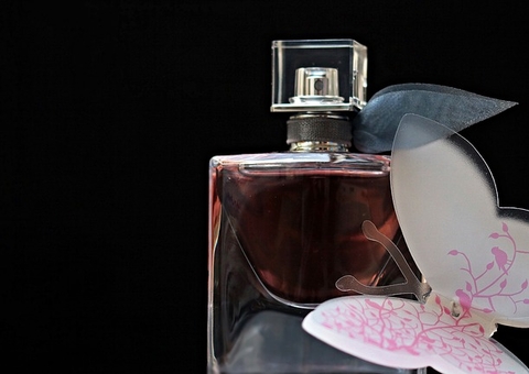 BBC revela que marcas de perfumes de luxo estão envolvidas com trabalho infantil