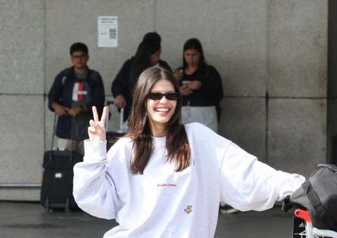 Após cancelar noivado, Vitória Strada posta foto com cropped; veja