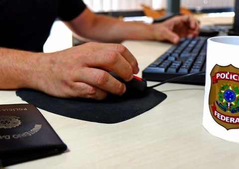 Operação da PF mira suspeitos de inserir dados falsos de vacinação no sistema de saúde