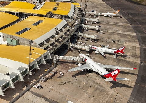Com passagens aéreas de até R$ 200, programa "Voa Brasil" inicia neste mês