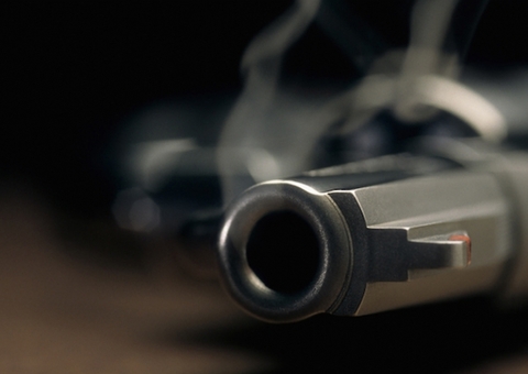 Mulher é baleada ao tentar proteger bebê durante tiroteio em Manaus