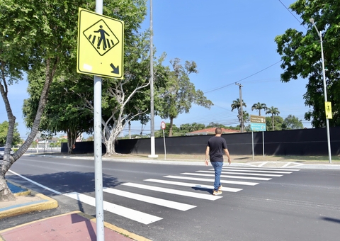 Sinalização na Avenida Coronel Teixeira é concluída após recapeamento