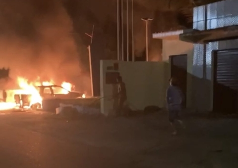 Suspeitos de incendiarem viaturas durante ataque de facção são presos no Amazonas