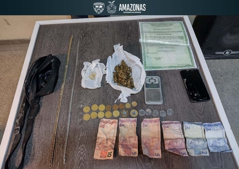 Dupla é detida suspeita de tráfico em cemitério de Manaus