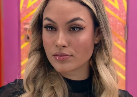 Ex-BBB Sarah faz harmonização facial com profissional que cuida de Gretchen