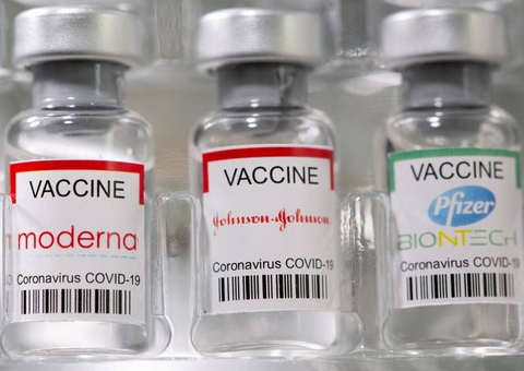 Queiroga diz que vai reduzir intervalo entre doses da Pfizer no Brasil