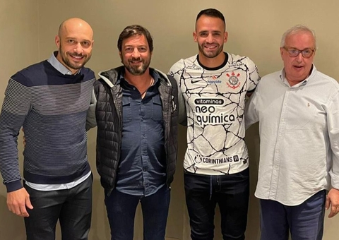 Corinthians anuncia Renato Augusto como novo reforço do clube