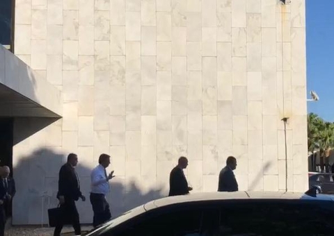 Bolsonaro passa por exames no posto médico do Planalto