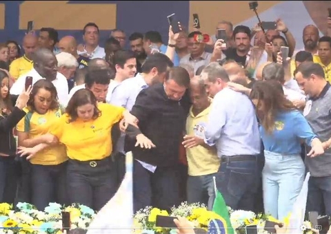 Palco balança e assusta Bolsonaro em Duque de Caxias