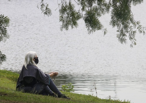 Covid-19: Brasil registra 215 mortes e 43,6 mil novos casos