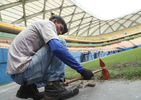 Arena da Amazônia recebe manutenção para jogo do Flamengo em Manaus