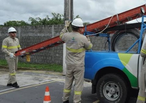 Moradores de 7 de bairros de Manaus ficam sem energia nesta sexta-feira 