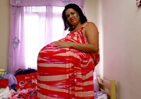 Reencontro de Chris Flores e grávida de Taubaté termina em agressão; vídeo