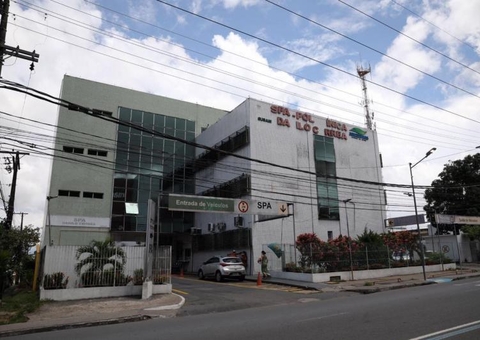 Corpo de homem é abandonado na frente de SPA em Manaus