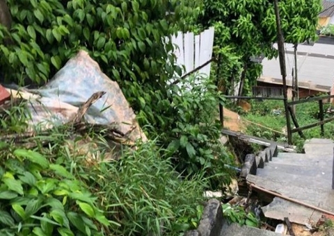 Contenção de rip-rap e muro desabam durante temporal em Manaus