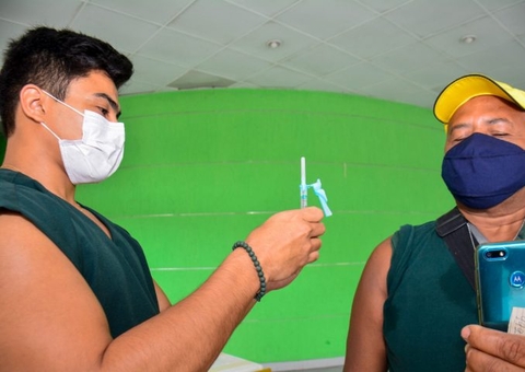 Pessoas em atraso com 2ª dose devem buscar pontos de vacinação em Manaus