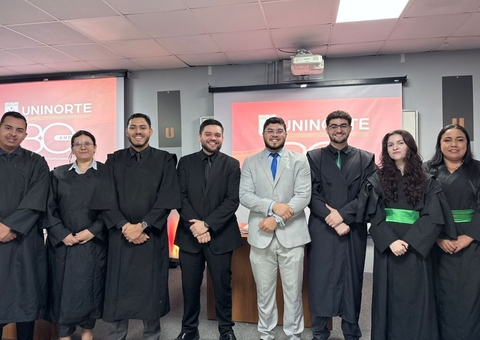 Acadêmicos de Direito da Nilton Lins vencem júri simulado em Manaus