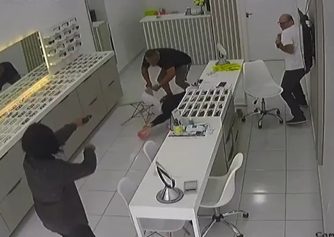 Suspeito que fugiu para Manaus após roubar R$ 390 mil de empresário é morto dentro de ótica