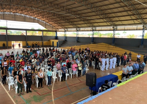 Alunos de Barco Escola concluem cursos profissionalizantes em Autazes